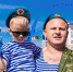 По жизни маршем: в Калуге день ВДВ начали отмечать шествием до площади Победы - Калужский перекрёсток