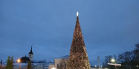 В Калуге зажгли огни елки на Старом Торге - Калужский перекрёсток