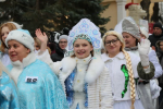 В калужском Парке культуры и отдыха собралось больше 80-ти Снегурочек