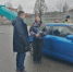 Калужским автомобилисткам вручили цветы на дороге - Калужский перекрёсток