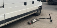 Микроавтобус сбил самокатчика в Калуге - Знамя