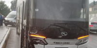 В Калуге столкнулись автобус и Renault - Телерадиокомпания Ника