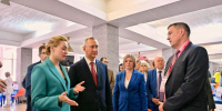 Владислав Шапша посетил ярмарку трудоустройства в Калуге - Знамя
