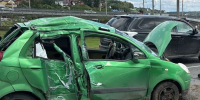 Неудачный маневр: Chevrolet "припарковался" на столб в Калуге - Комсомольская Правда