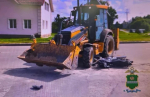 В Калужской области мужчина на мопеде врезался в экскаватор