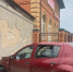 В Малоярославце машина врезалась в дом - Калужский перекрёсток