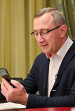 У губернатора Владислава Шапши появился канал в мессенджере MAX