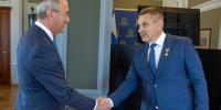 Владислав Шапша встретился с Героем России - Знамя