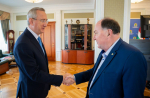 Владислав Шапша провел рабочую встречу с Уполномоченным по правам человека в регионе Юрием Зельниковым