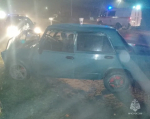 На калужской трассе молодой водитель врезался в столб