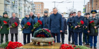 Владислав Шапша возложил цветы к могиле Неизвестного солдата - Калужский перекрёсток