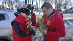 Каждой женщине цветы!