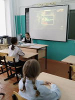 Дарья Астахова провела День космонавтики со школьниками