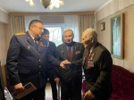 Руководитель Следственного управления поздравил ветерана Великой Отечественной войны Николая Игнатьевича Апанасова с Днем Победы