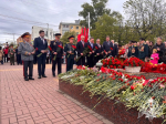 В Калуге врио руководителя регионального управления Росгвардии Дмитрий Дандин принял участие в церемонии возложения цветов к мемориалу Вечный огонь