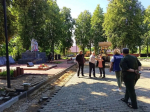 В Износках продолжается благоустройство сквера