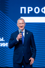 Сергей Кравцов и Владислав Шапша наградили финалистов Чемпионата «Профессионалы», который завершился в Калуге
